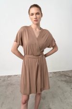 Vamp Κοντομάνικη Μονόχρωμη Ρόμπα Σταυρωτή Lamoda.gr