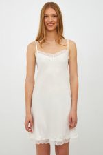 Harmony Μονόχρωμo Σατέν Νυχτικό με Δαντέλα 34-607515 Lamoda.gr
